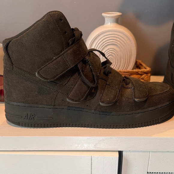 Men's Black High-Top Sneakers - Picture 3 of 7